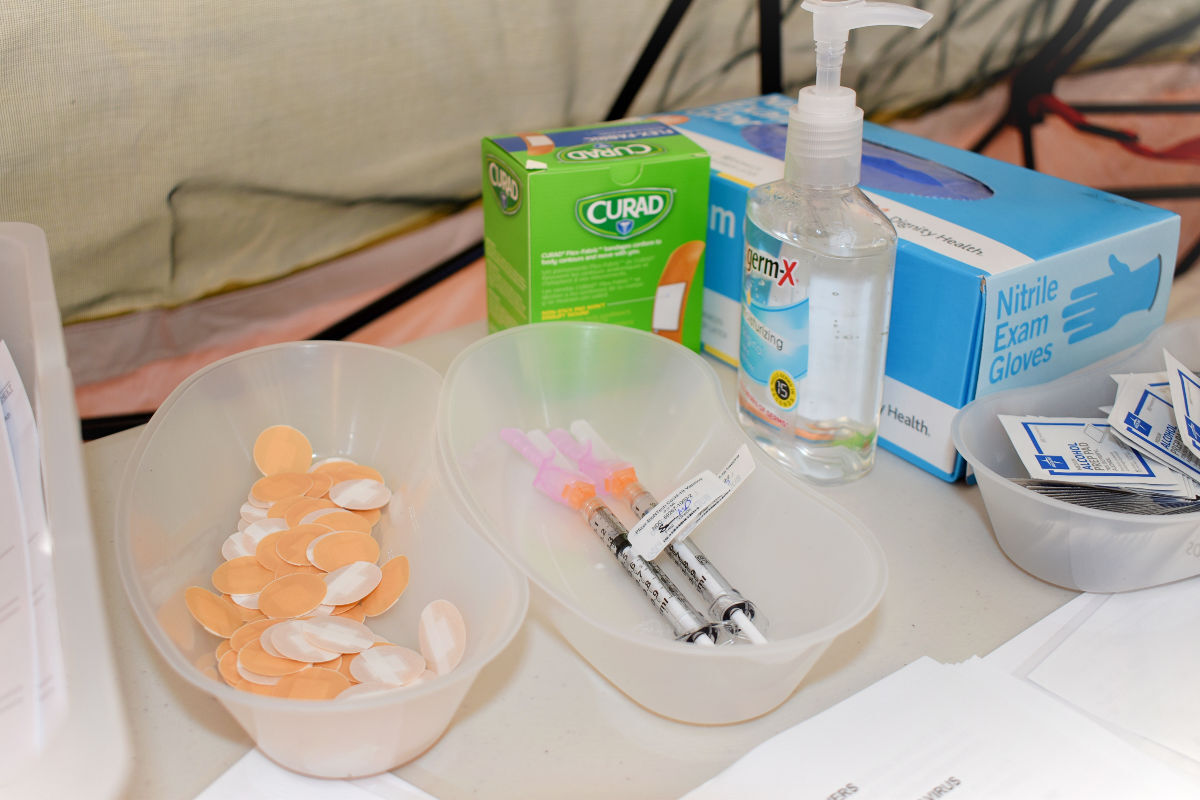 121720-smt-news-pfizer-vaccines-006.jpg